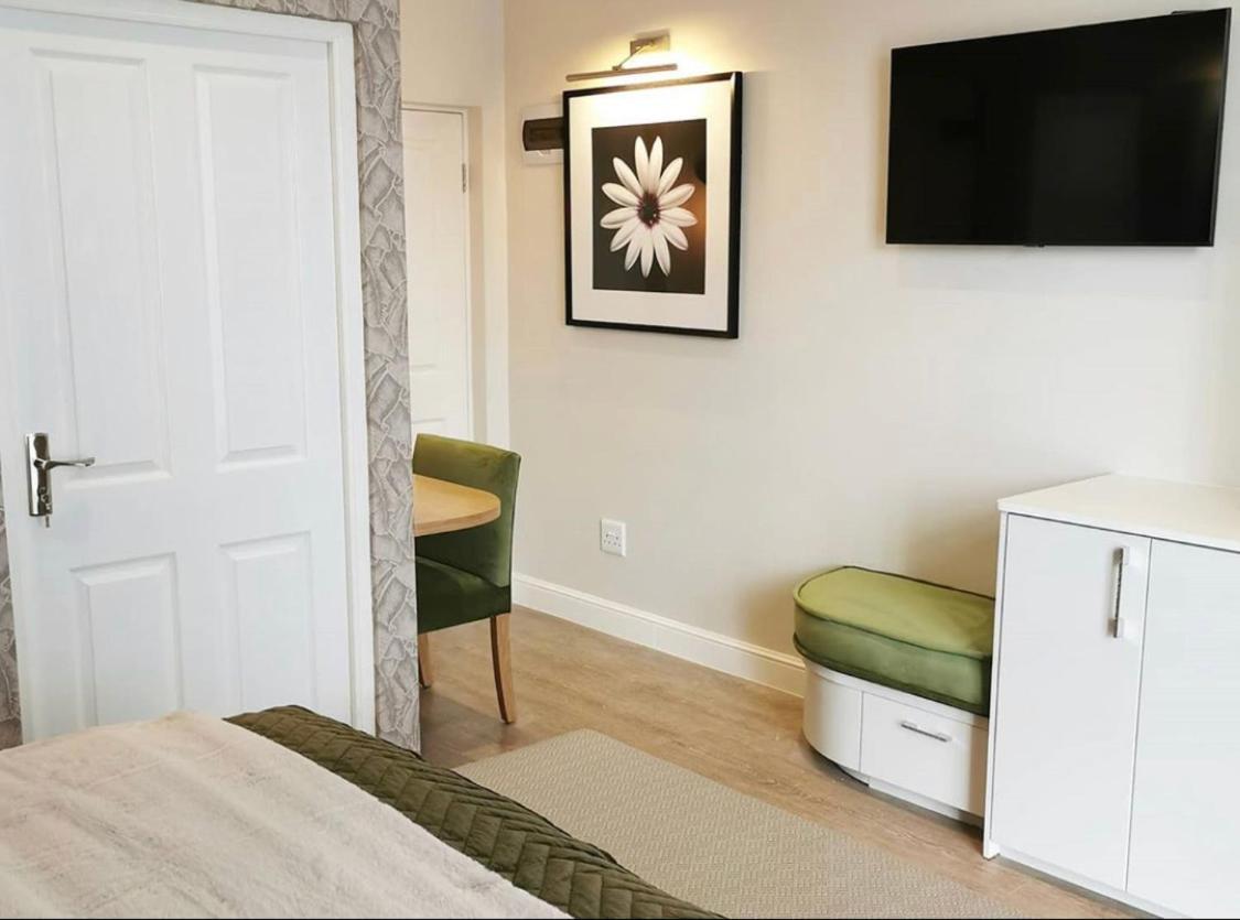 Alluvia Boutique Winery & Luxury Accommodation Stellenbosch Oda fotoğraf A room at the hotel